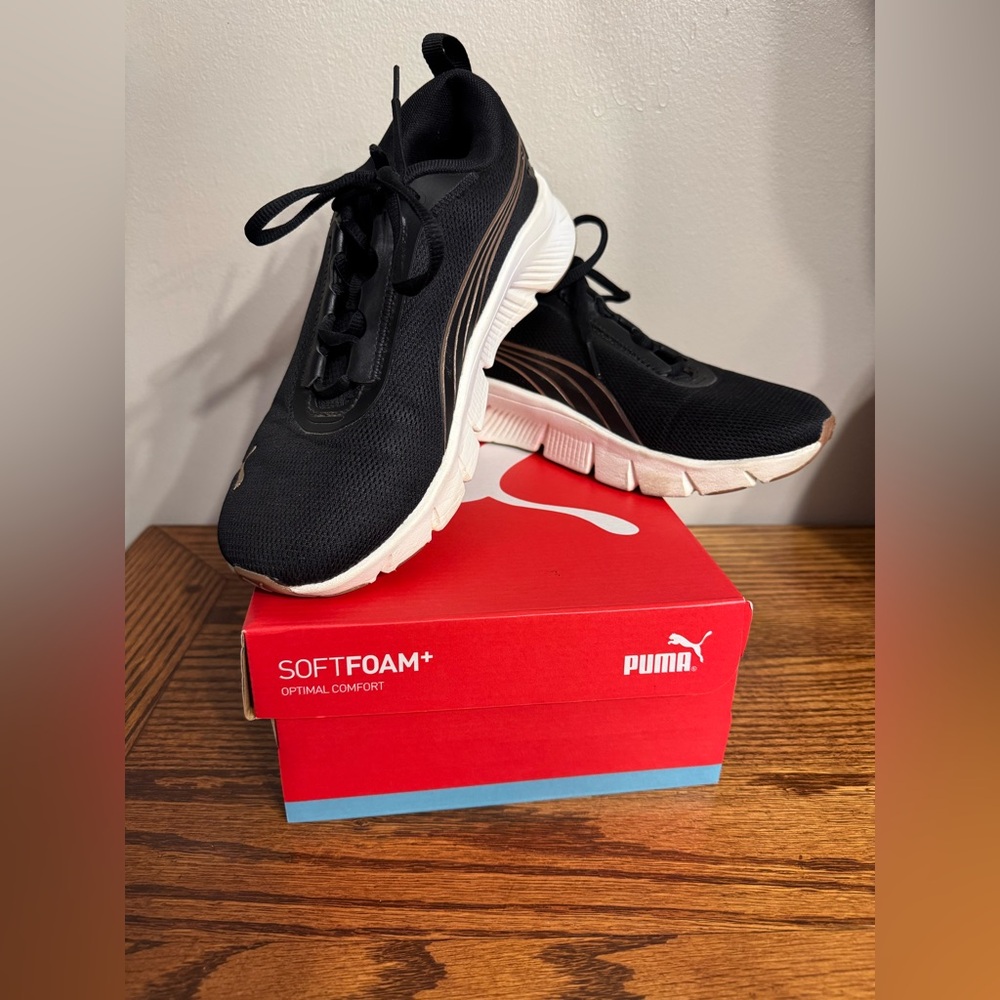 Puma Black and Gold Athletic Tennis Shoes Sneakers - 5